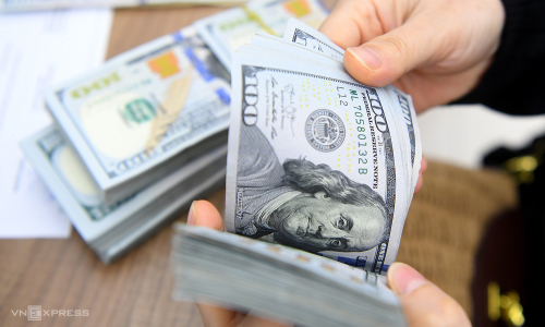 Giá USD tự do tiếp tục tăng