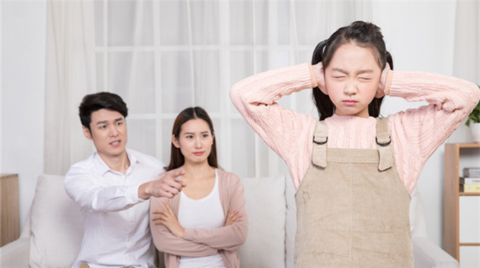Con đến tuổi “nổi loạn” cha mẹ ứng phó thế nào?