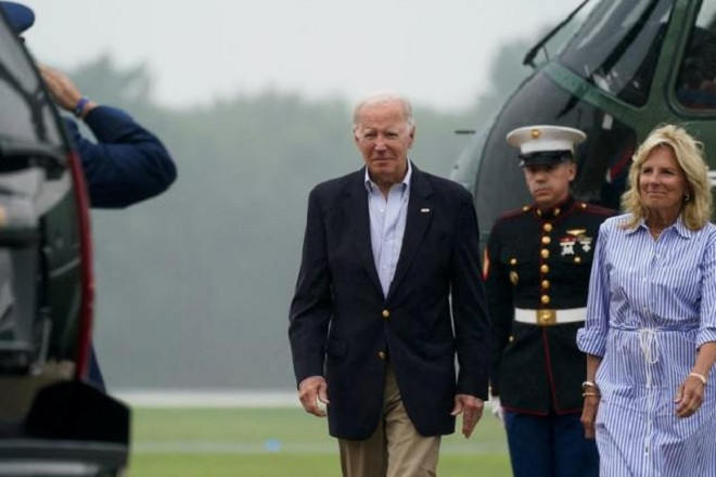 Ông Joe Biden thị sát cháy rừng ở Hawaii