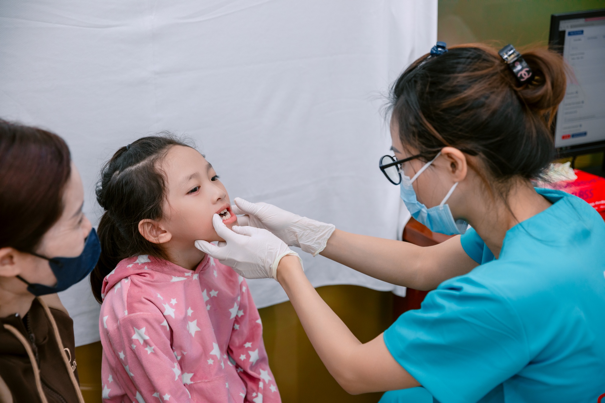 Trẻ dị tật khe hở môi