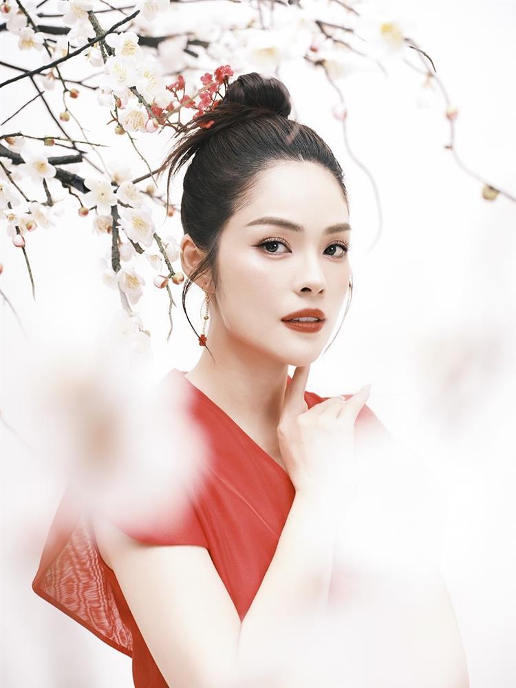 Dương Cẩm Lynh: Mùa Tết tôi kiếm 500 triệu nhờ livestream bán hàng
