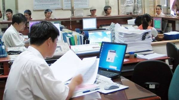 Từ 1/7/2024, bảng lương mới của công chức, viên chức giữ chức vụ lãnh đạo thế nào?