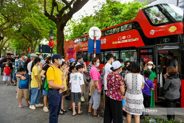 Hà Nội hút 2,5 triệu lượt du khách trong tháng 7
