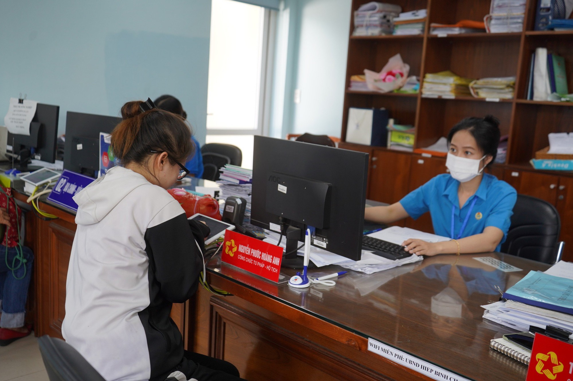 Cán bộ, công chức trẻ bị tinh giản, được nhận những chế độ nào?